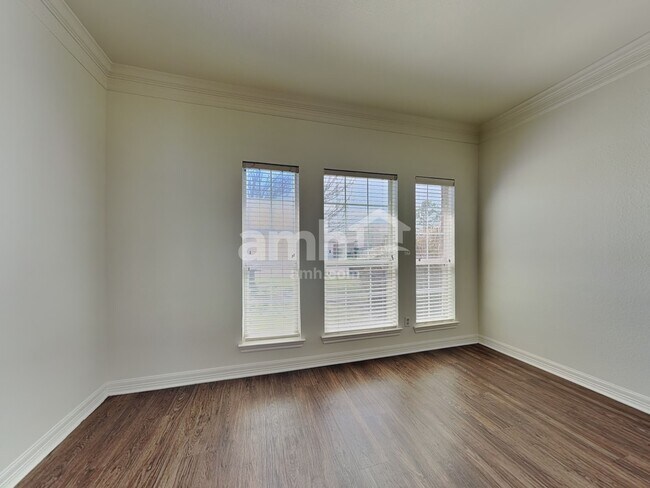 Foto del edificio - 7722 Heron Lakes Dr