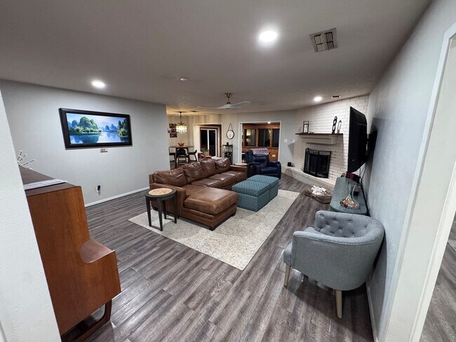 Foto del edificio - 249 Wedgewood Ln