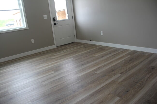 Building Photo - Island Glen #2