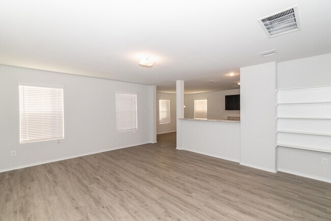 Building Photo - 8806 Doris Oaks Cir