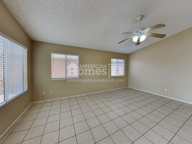 Foto del edificio - 9050 E Glenmont Dr