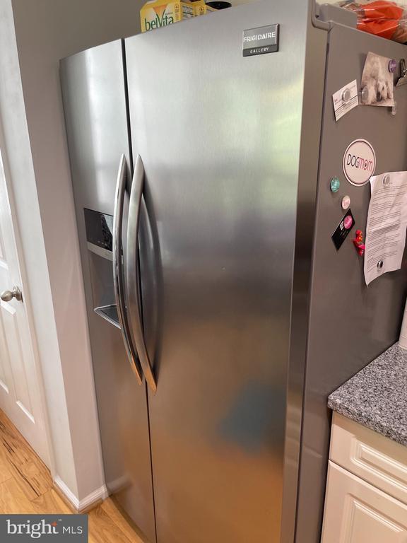 Foto del edificio - 5948 Founders Hill Dr