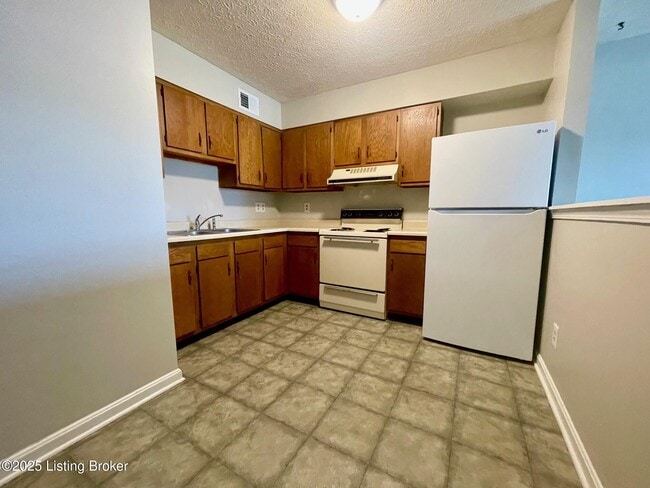 Foto del edificio - 3414 Burkland Blvd
