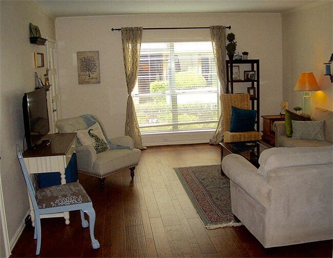 Foto del edificio - 1807 Stoney Brook Dr