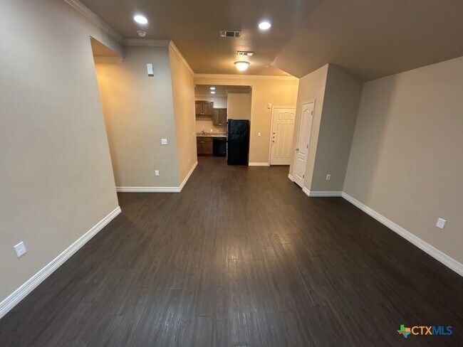 Foto del edificio - 2710 S Clear Creek Rd