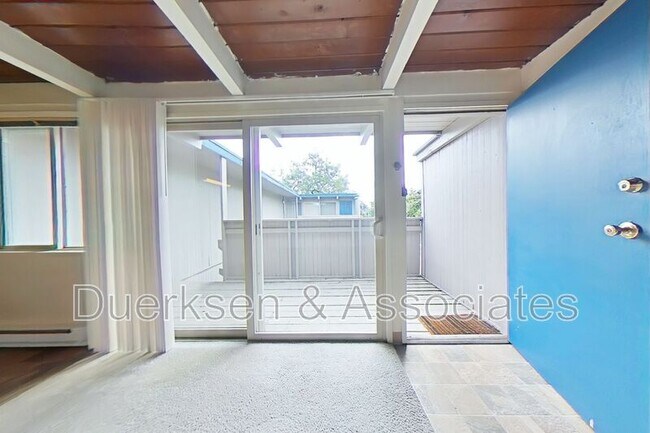 Foto del edificio - 1821 NW Harrison Blvd