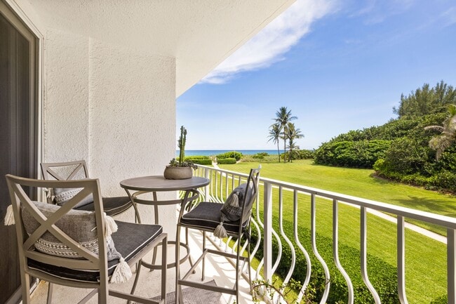 Foto del edificio - 2774 S Ocean Blvd