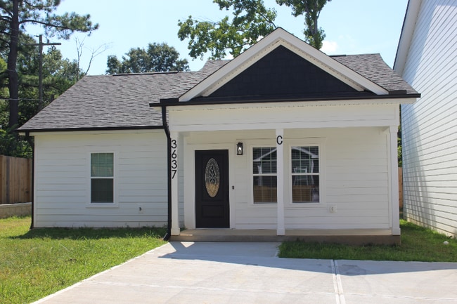 Building Photo - 3637 Guess Rd