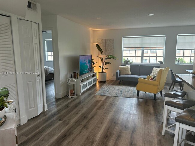 Foto del edificio - 365 SW 86th Ave