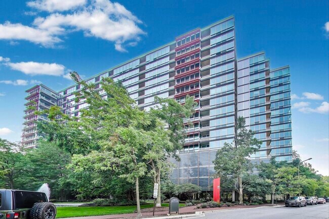 Building Photo - 800 Elgin Rd
