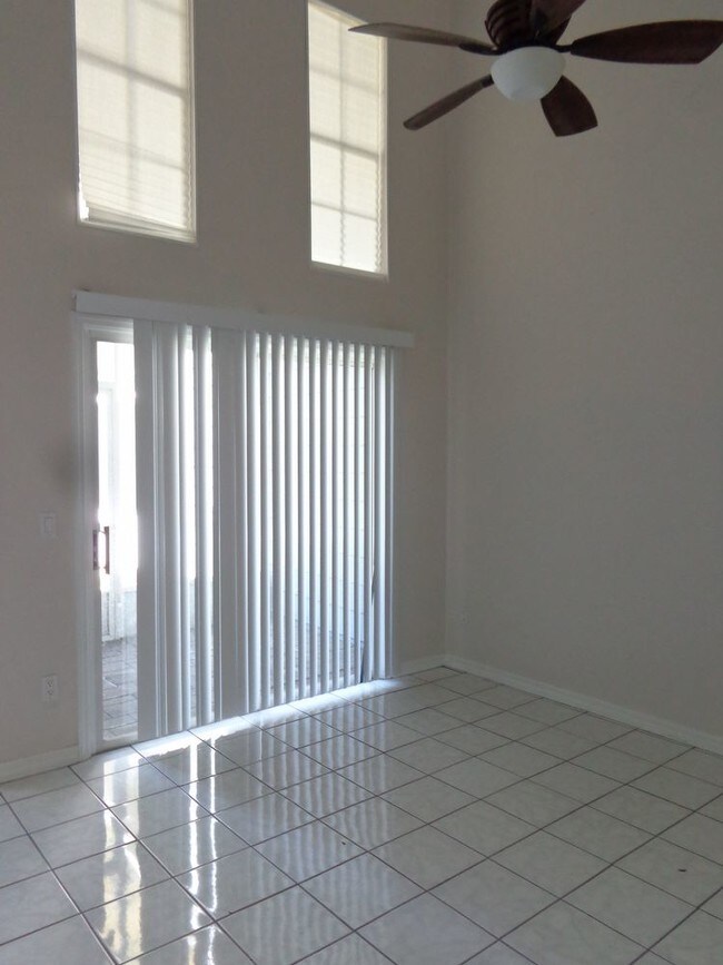 Building Photo - Cute 2/2 in Mill Pond PENDING LEASE