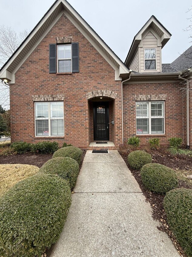 Primary Photo - 3BR/3BA in Prime Gallatin Location with Lawncare Included