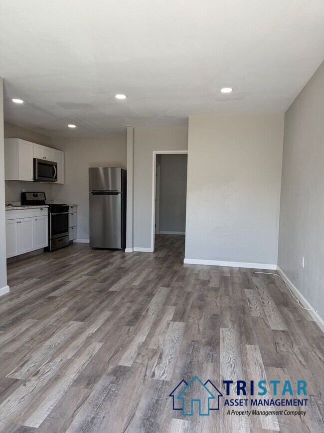 Foto del edificio - Upgraded 1BD/1BA Apartment in Lakeside, CA - 1/2 Off Move-In Special!