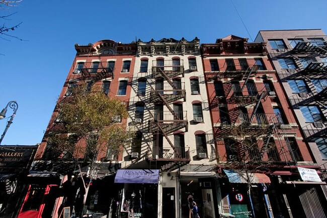 Building Photo - 190 Orchard St