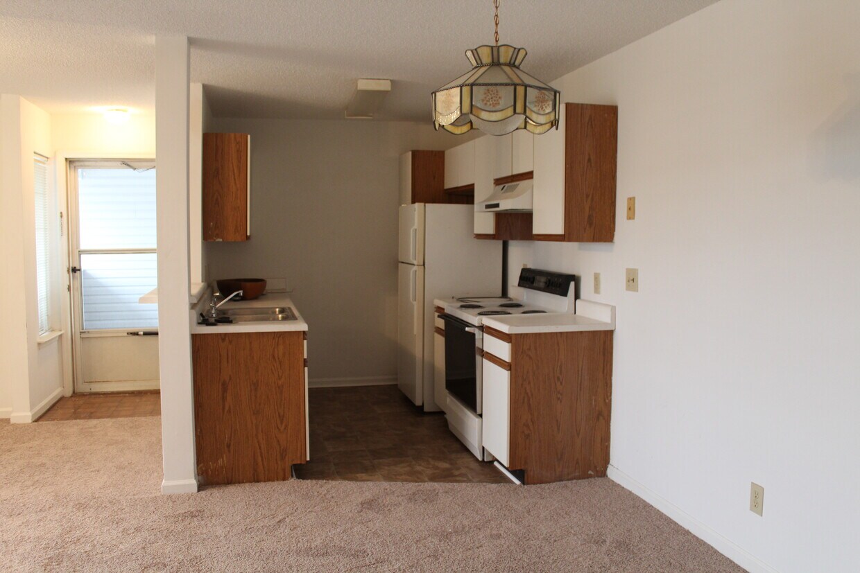 Primary Photo - 2225 Huntingdon Dr
