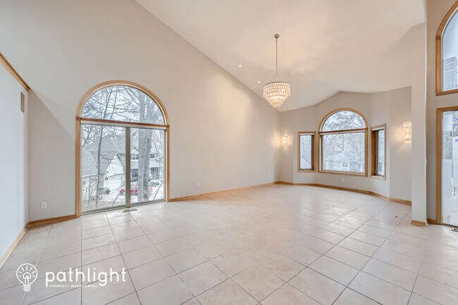 Foto del edificio - 8941 Vandegriff Way, Maple Grove, MN, 55311