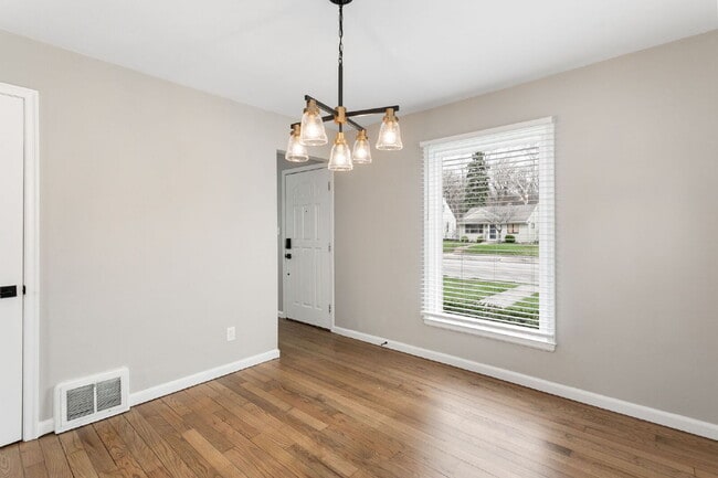 Foto del edificio - 410 W Angela Blvd