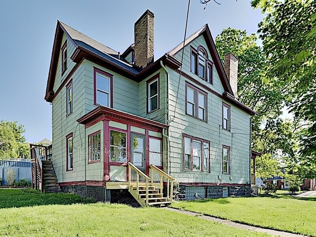 Building Photo - 1701 Delaware Ave