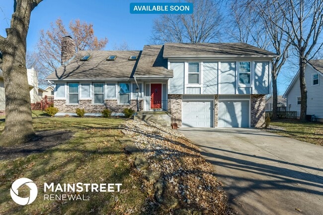 Building Photo - 1141 NE Clubhouse Ct