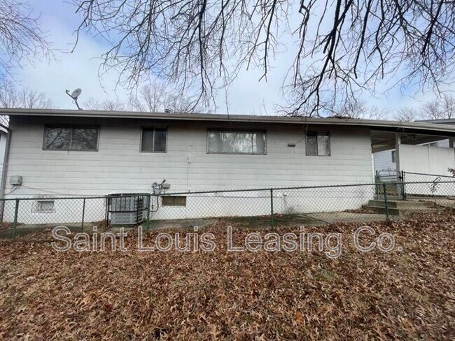 Building Photo - 1572 Hudson Rd