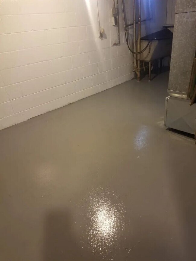 Building Photo - 4264-4266-4266 N Sercombe Rd