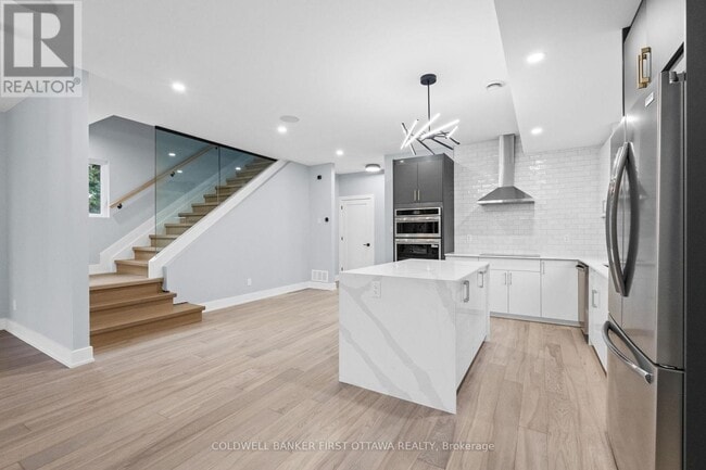 Photo du bâtiment - 884 Byron Ave
