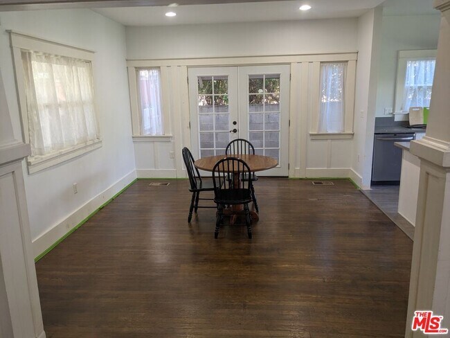 Foto del edificio - 4547 W 16th Pl