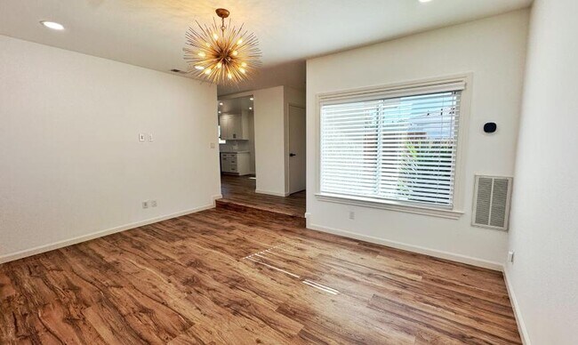 Building Photo - 3 bedroom in Santa Clara CA 95050