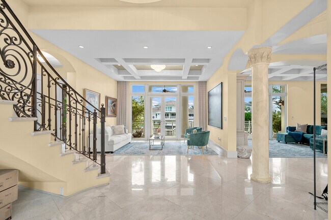 Building Photo - 870 Lugo Ave