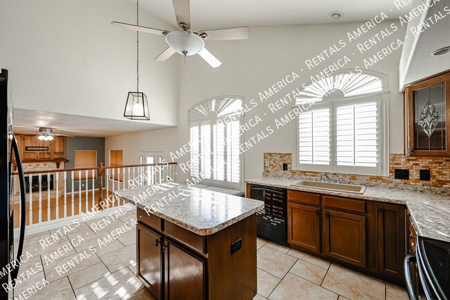 Foto del edificio - 5839 W Beryl Ave