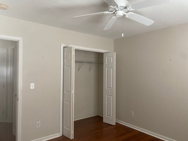 Building Photo - 1040 Bridgeport Way