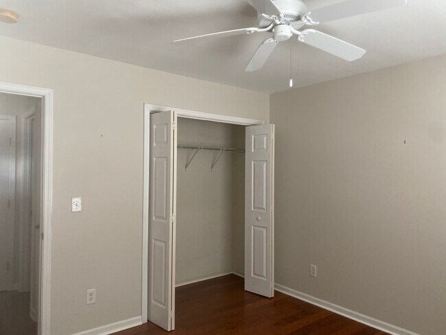 Foto del edificio - 1040 Bridgeport Way