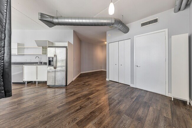 Foto del edificio - 690 SW 1st Ct