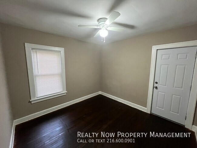 Foto del edificio - 872 Helmsdale Rd