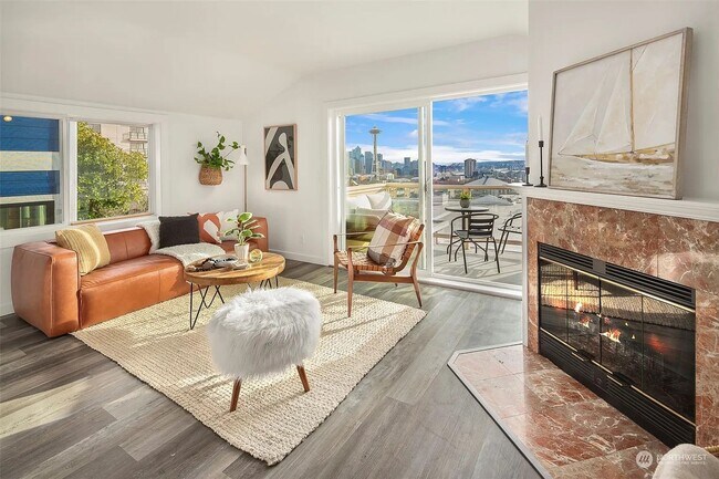Foto del edificio - Top-Floor Corner Condo with Spectacular Views of the Space Needle & TWO Parking Spaces