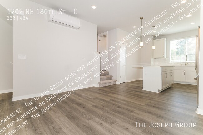 Foto del edificio - 1202 NE 180th St