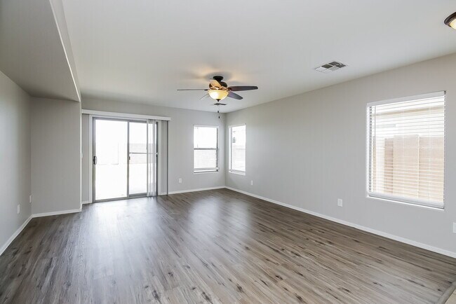 Foto del edificio - 30831 N Karen Ave