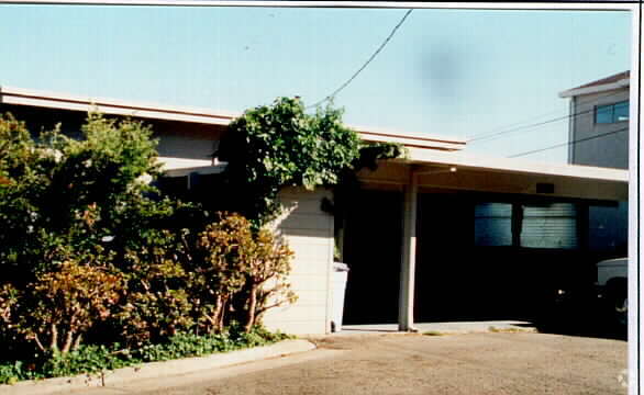 Primary Photo - 2150 Mar East St