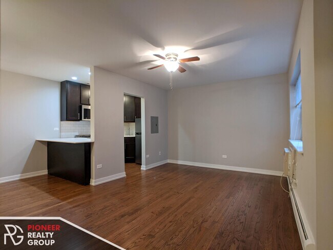 Foto del edificio - 524 W Oakdale Ave