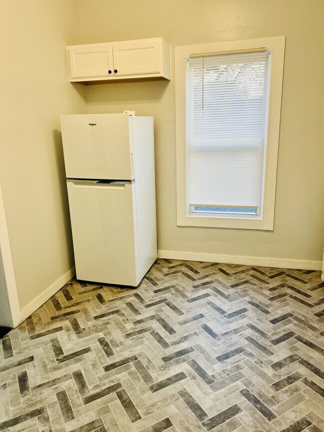 Foto del edificio - 831 N Chestnut St