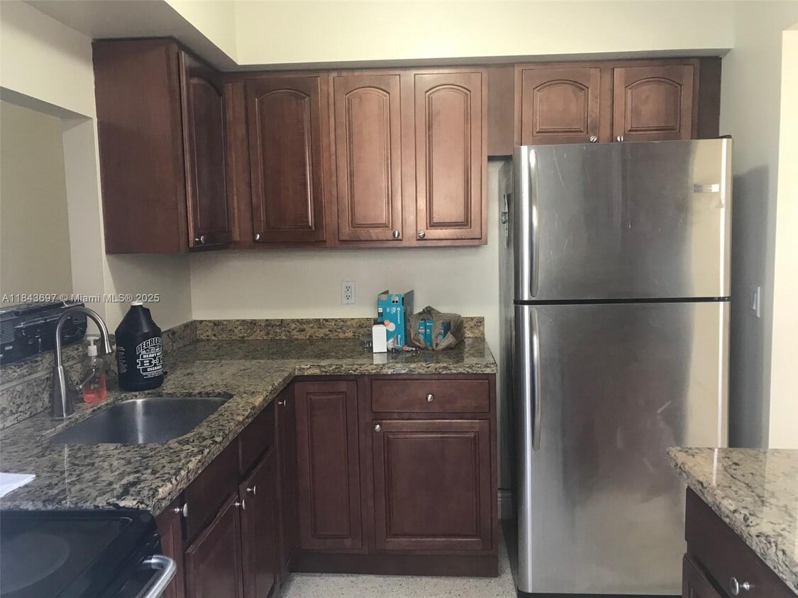 Building Photo - 3241 SW 88th Pl