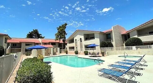 Foto del edificio - 10610 S 48th St