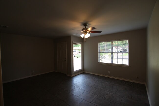 Foto del edificio - Lease Takeover Opportunity Available! 3 be...