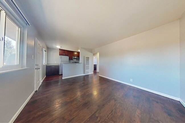 Building Photo - 569 Smalley Ave