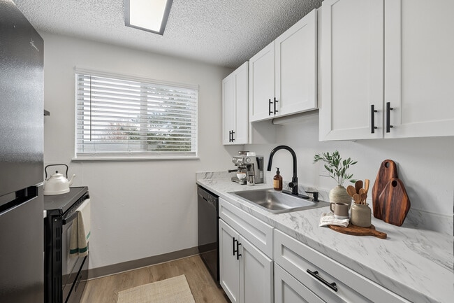 Foto del edificio - ReNew Johnson Creek