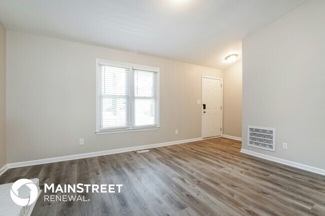 Building Photo - 108 S Bend Dr