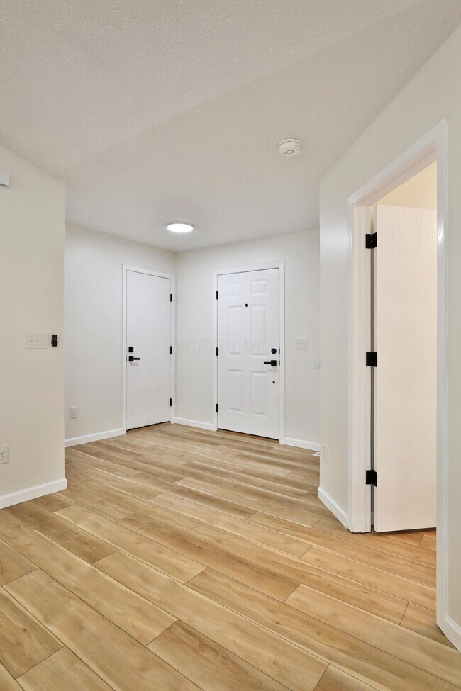 Building Photo - 989 Lavender Ln