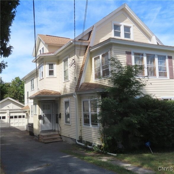 Building Photo - 105 Twin Hills Dr
