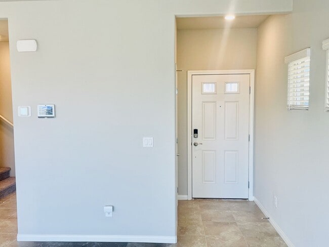 Building Photo - 4 Bd, 3 Bth, Newer Home, Granite Countertops and Entertainer’s Dream!