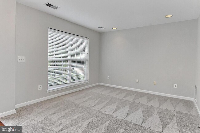 Building Photo - 103 Cameron Parke Ct